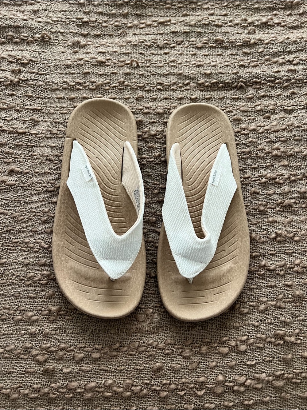 Hey Dude Women's Tan Sandal Flip Flops with White Fabric Straps